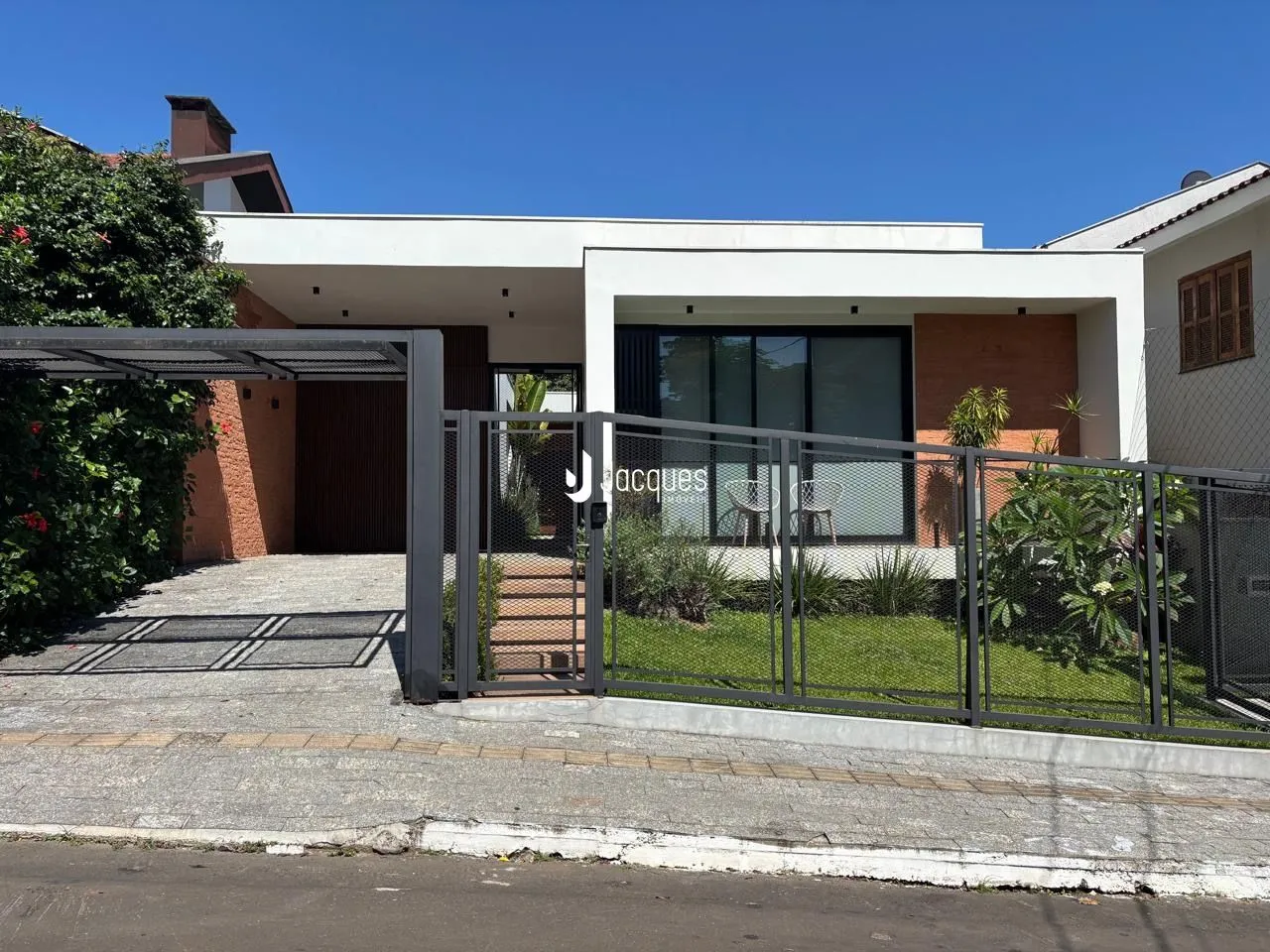 Casa com 3 dormitórios, foto 1