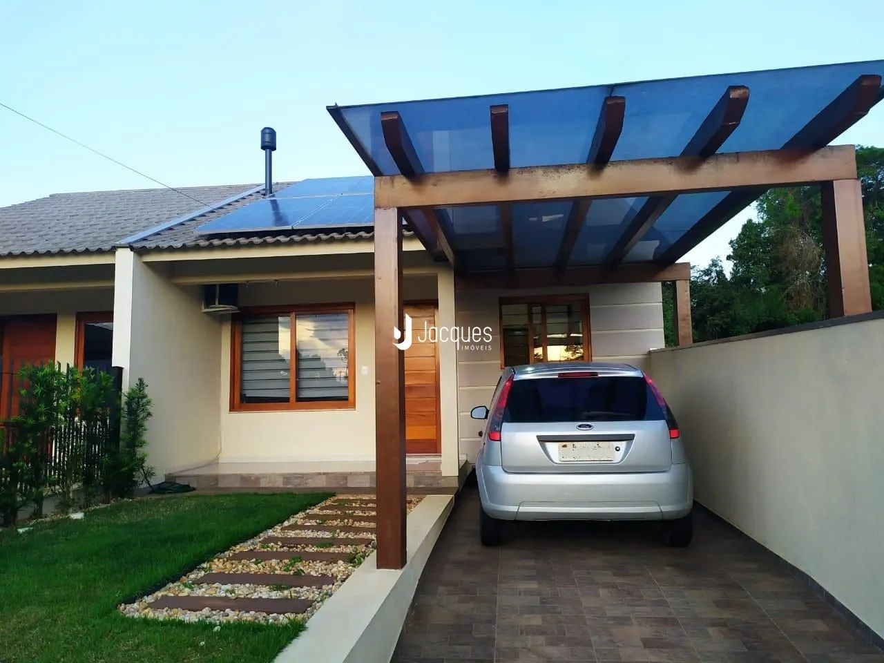 Casa geminada com 2 dormitórios, foto 1