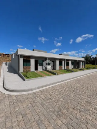 Casa geminada com 2 dormitórios, foto 1