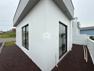 Vista da fachada moderna de uma casa em Lajeado, Brasil.