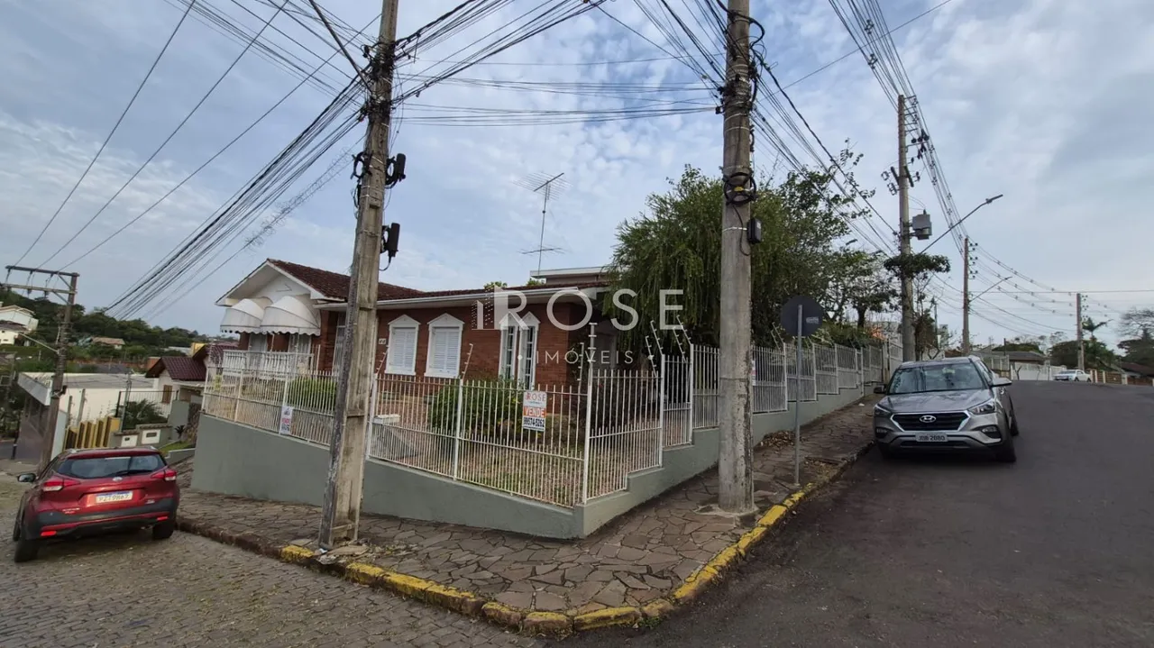 Casa com 4 dormitórios, foto 1