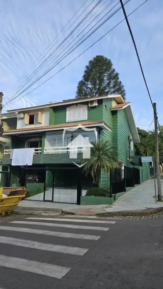 Sobrado com 3 dormitórios