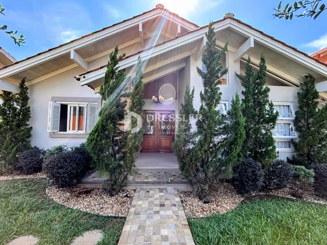 Casa com 3 dormitórios