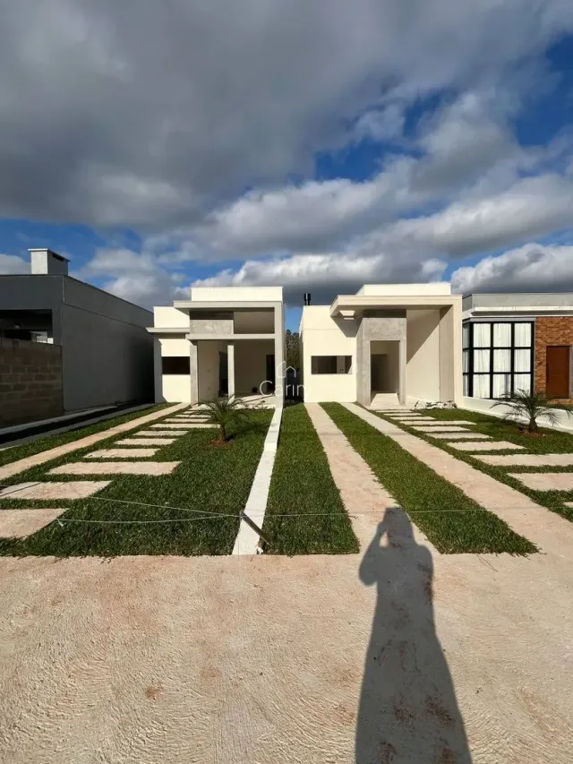 Casa geminada com 2 dormitórios