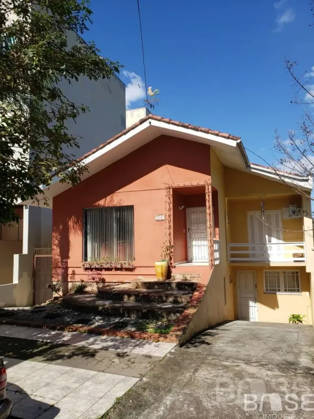 Casa com 4 dormitórios