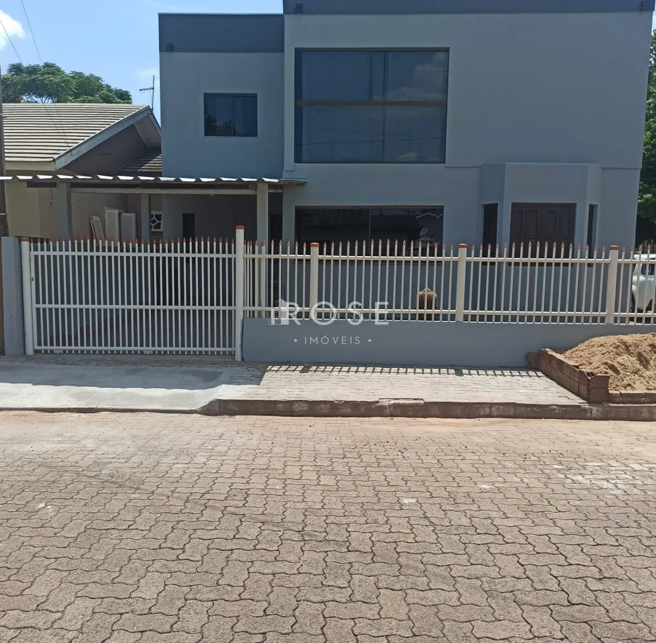 Casa com 4 dormitórios, foto 1
