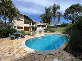 Casa com piscina e jardim em Lajeado, Brasil.