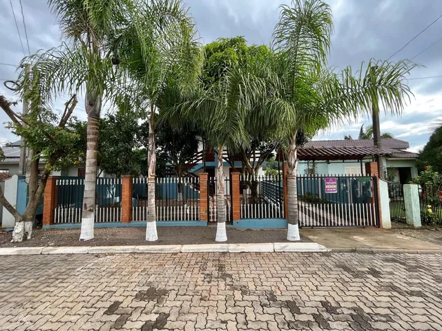 Casa com 4 dormitórios