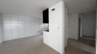 Apartamento com 2 dormitórios, foto 3