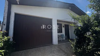 Casa com 4 dormitórios, foto 1