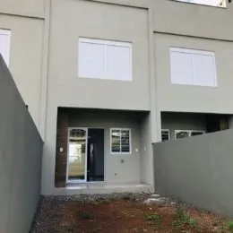 Fachada externa de um imóvel residencial em Lajeado, Brasil.