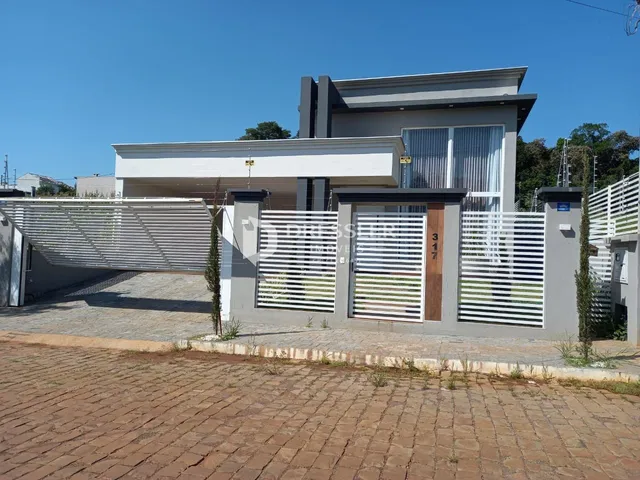 Fachada de uma residência moderna em Lajeado, Brasil.
