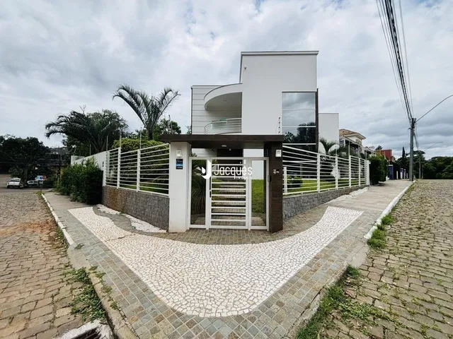 Fachada moderna de um imóvel residencial em Lajeado.