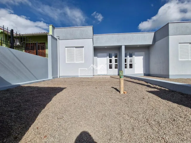 Casa geminada com 2 dormitórios