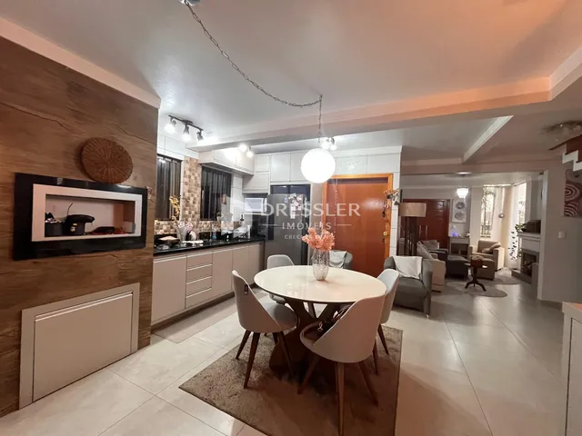 A sala de estar e cozinha de uma residência em Lajeado, Brasil.