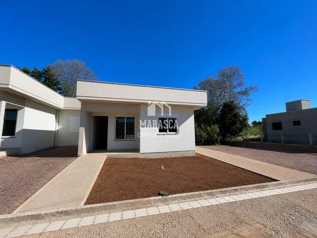 Casa geminada com 2 dormitórios