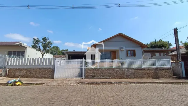 Casa com 2 dormitórios