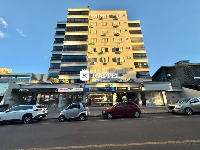 Fachada de um prédio residencial de vários andares em Lajeado, Brasil.