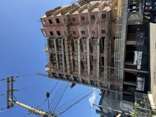 Fachada de um prédio em construção em Lajeado, Brasil.