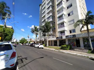 Fachada de um prédio residencial na rua em Lajeado, Brasil.