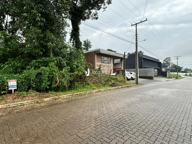 Foto da fachada de uma residência em Lajeado, Brasil.