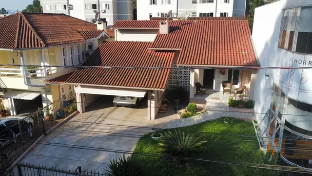 Casa com 4 dormitórios, foto 2