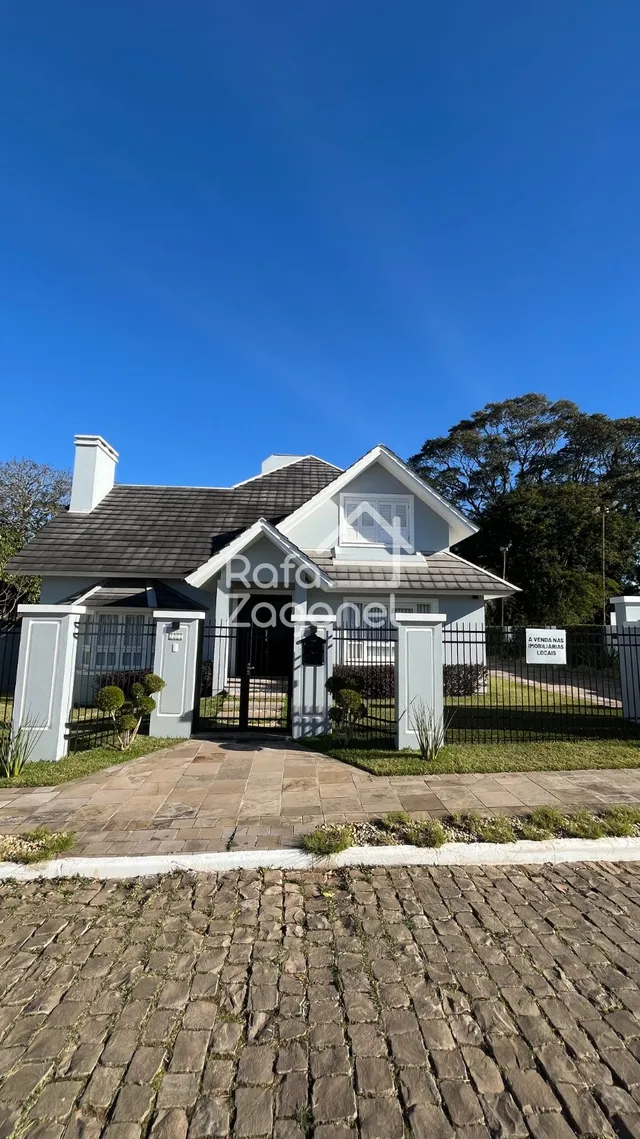 Casa com 4 dormitórios