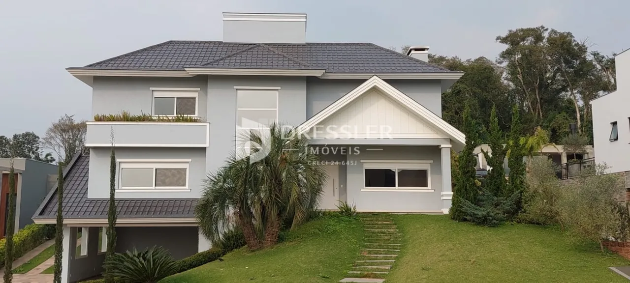 Casa com 4 dormitórios, foto 1