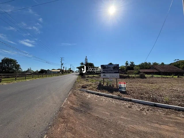 Vista da estrada e propriedade em Lajeado, Brasil.