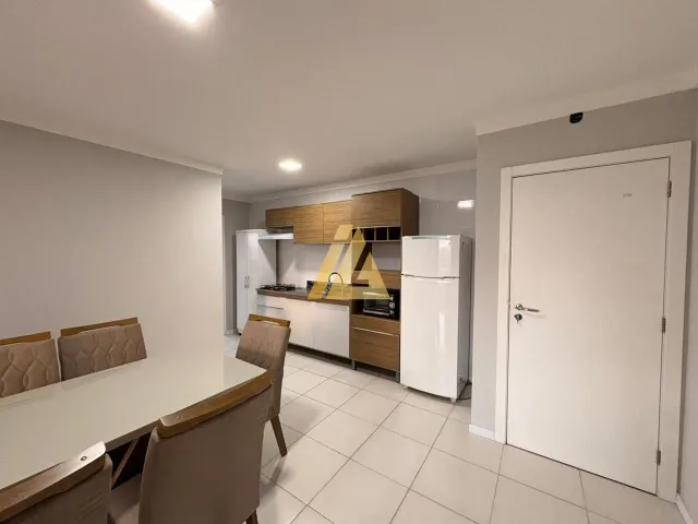 Apartamento com 3 dormitórios, foto 2