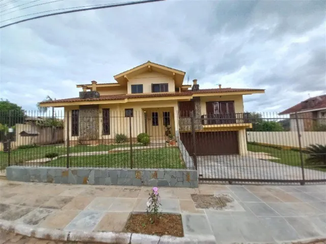 Casa com 4 dormitórios