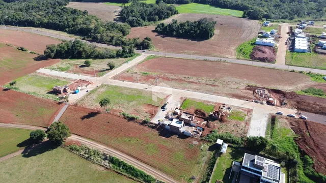 Vista aérea de terras agrícolas e áreas de construção em Lajeado, Brasil.