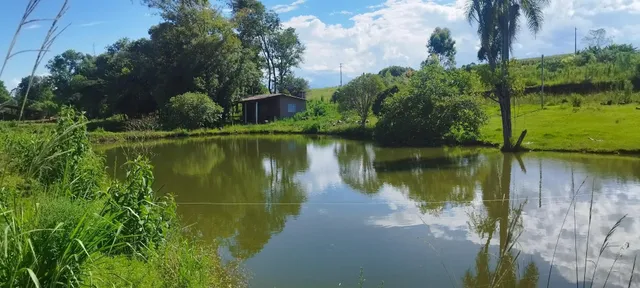 Área rural com 5 dormitórios