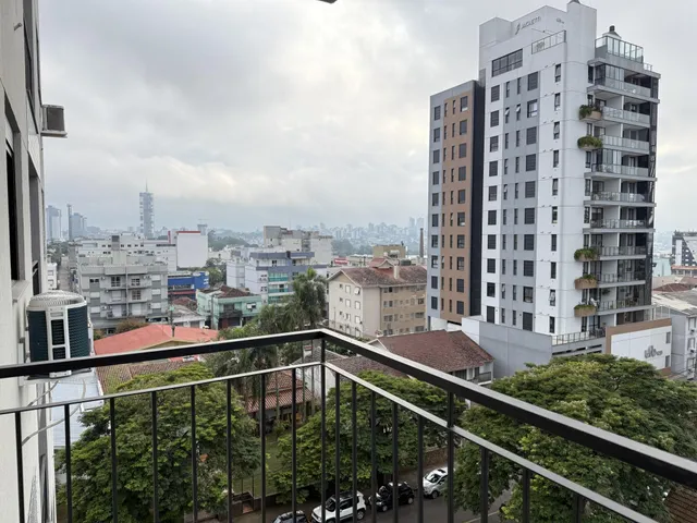 Vista panorâmica da paisagem urbana de Lajeado, Brasil, capturada de um terraço.