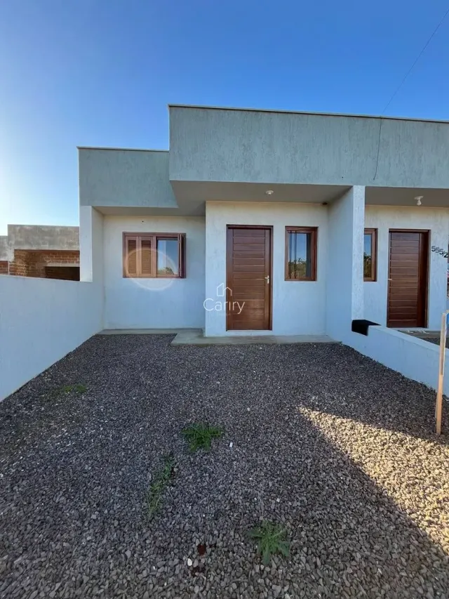 Casa geminada com 2 dormitórios