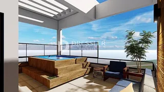 Vista de uma varanda com piscina e vista para o mar.