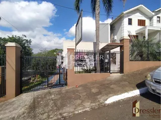 Casa com 4 dormitórios, foto 1