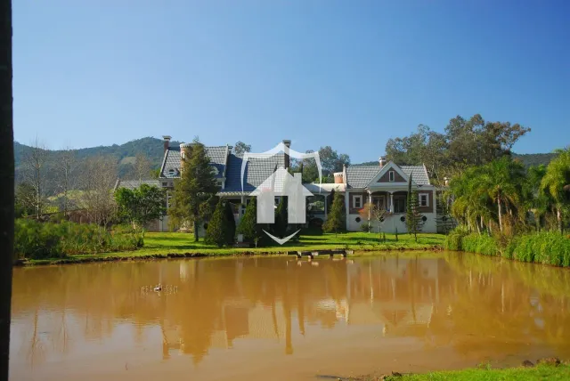 Área rural com 5 dormitórios