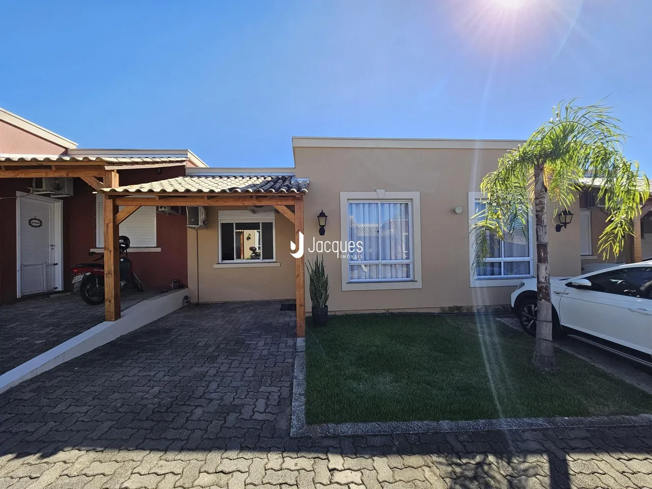 Casa geminada com 2 dormitórios, foto 1