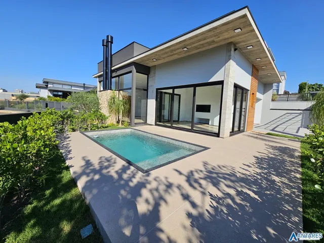 Casa com 3 dormitórios
