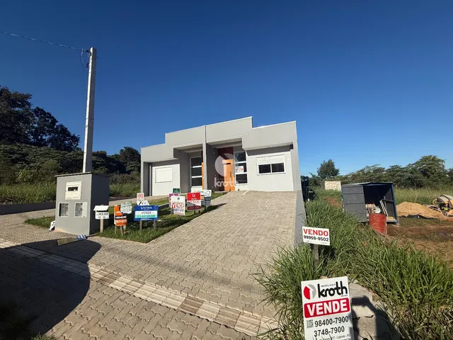 Casa geminada com 2 dormitórios