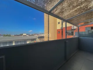 Vista de um terraço com vista para o céu e edifícios na Lajeado.