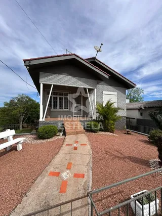 Casa com 4 dormitórios