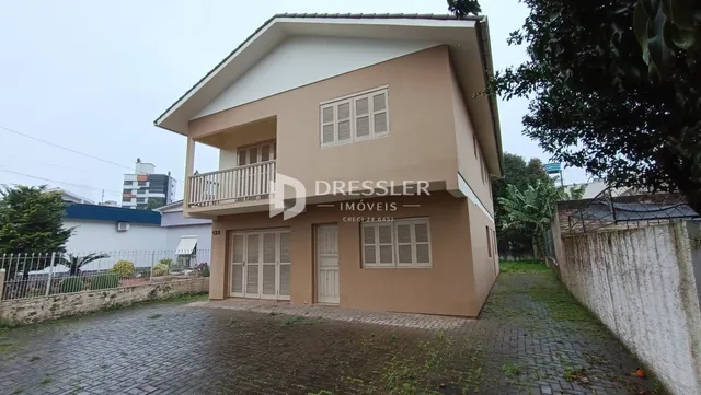 Fachada de uma casa residencial em Lajeado, Brasil.
