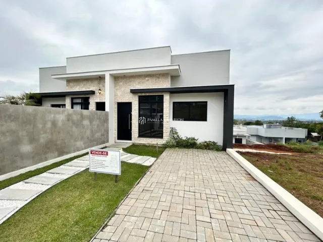 Casa geminada com 2 dormitórios