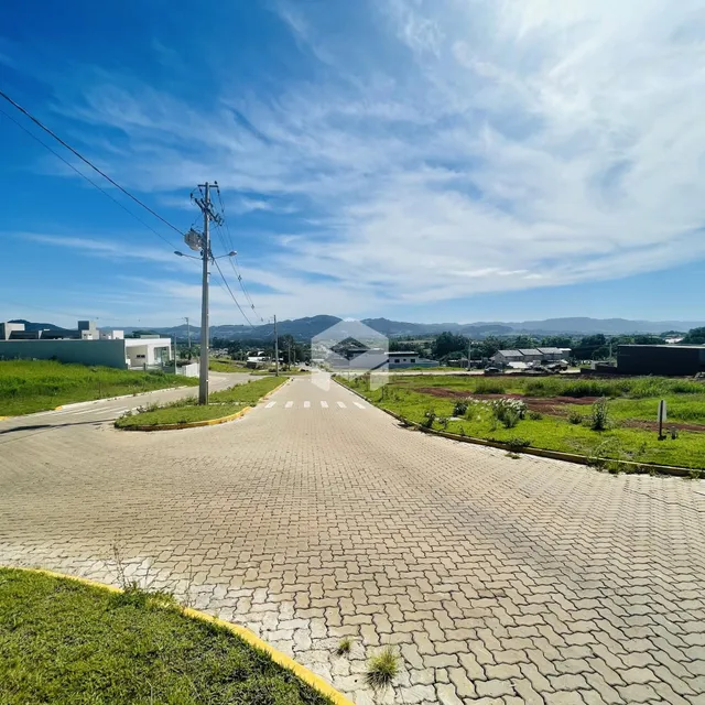 Vista da rua e paisagem de uma propriedade em Lajeado.