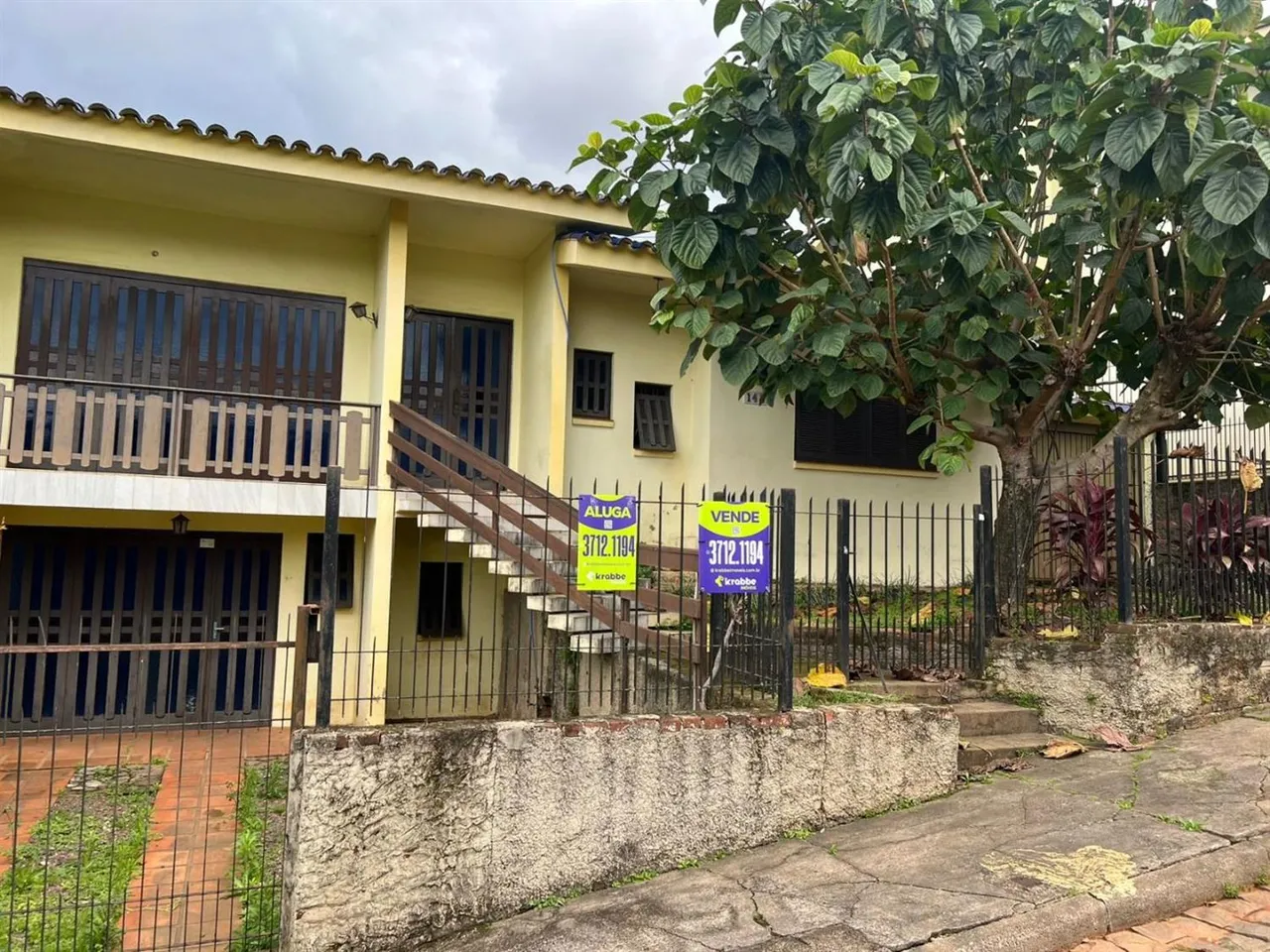 Casa com 5 dormitórios, foto 1