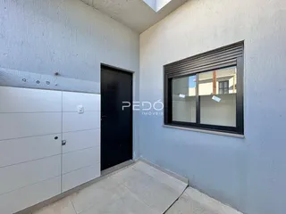 Vista de um canto de parede e porta em uma propriedade em Lajeado, Brasil.