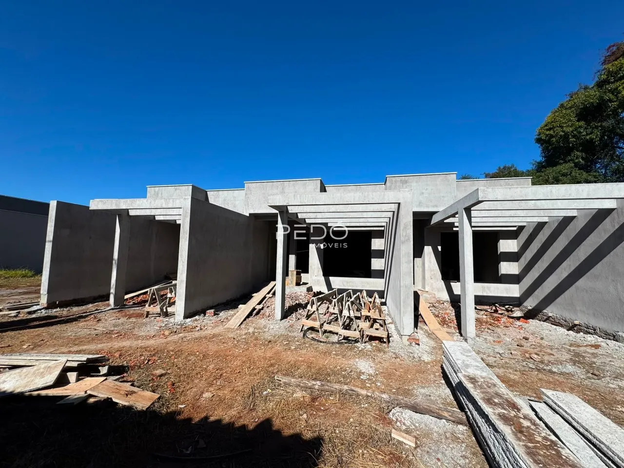 Fachada de construção de uma casa em Lajeado, Brasil.