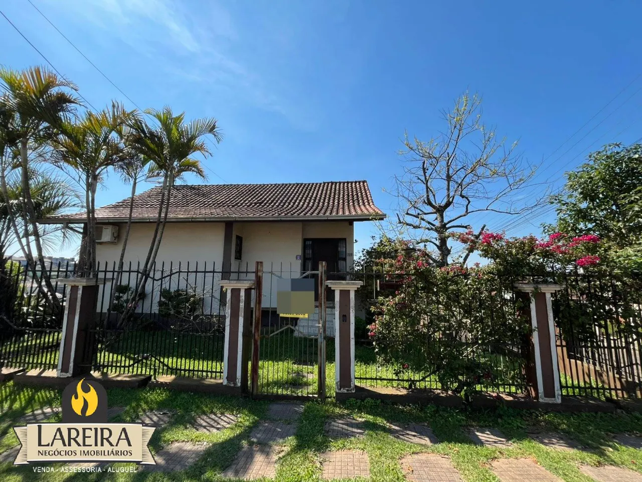 Casa com 4 dormitórios, foto 1